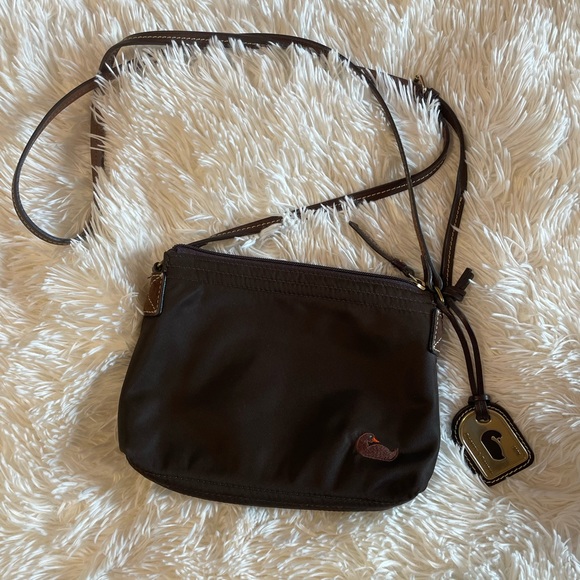 Dooney And Bourke purse - Picture 1 of 2